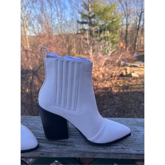 Nasty Gal Off White Pointed Toe Heeled Boots Sz 4 NWB - Picture 3 of 10